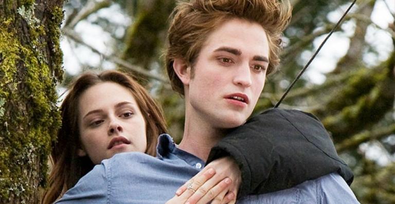 Kristen Stewart revela que está empolgada para ver Robert Pattinson como Batman nos cinemas