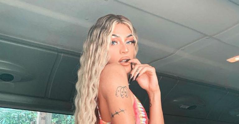 Sem roupa, Pabllo Vittar faz selfie picante e fãs elogiam: ”Boneca perfeita!”