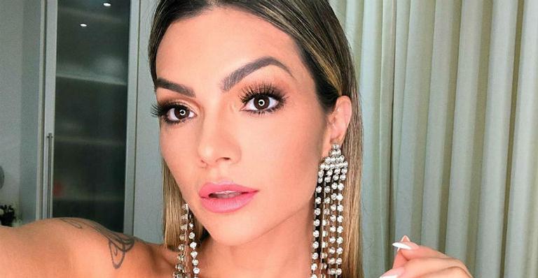 Kelly Key posta vídeo sensualizando só de calcinha e sutiã para anunciar show
