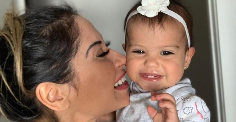 Mayra Cardi explode o fofurômetro com registro de sua filha juntando suas primeiras frases