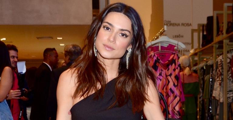 Após lua de mel, Thaila Ayala surge emburrada e reclama do trânsito: ”Folgada e mal educada”