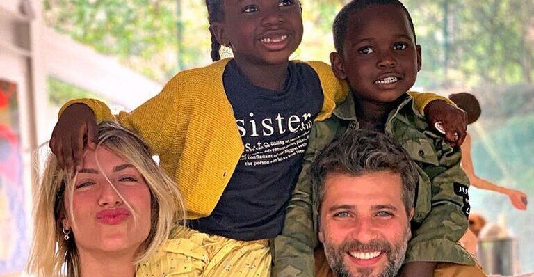Filhos de Giovanna Ewbank e Bruno Gagliasso são flagrados em festa de aniversário