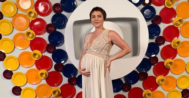 Leticia Colin compartilha primeiro registro com o filho recém-nascido