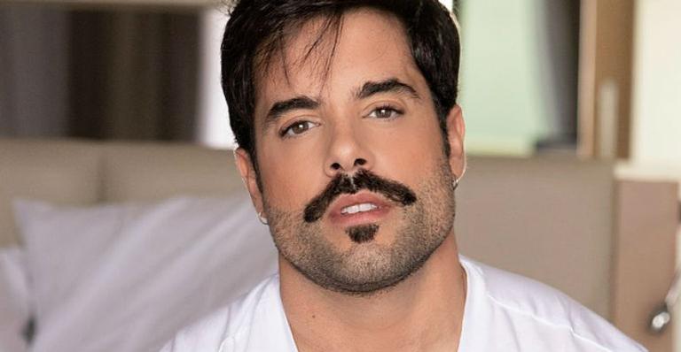 Pedro Carvalho faz agradecimento especial a Walcyr Carrasco na reta final de ”A Dona do Pedaço”