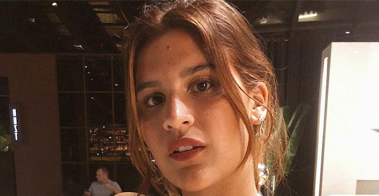 Giulia Costa renova o bronze com biquíni fininho e esquenta o clima na web