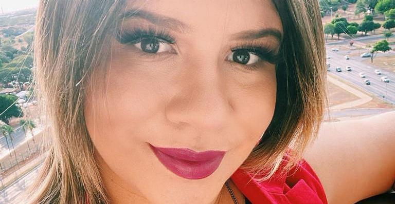 Marília Mendonça faz brincadeira sobre inchaço da gravidez e se compara ao Shrek