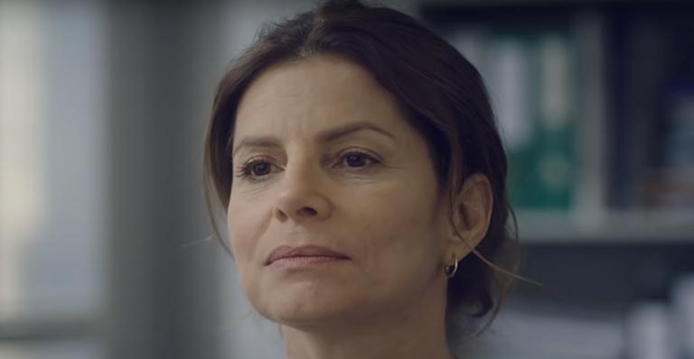 Debora Bloch critica superexposição na web: ”Acho até meio cafona”