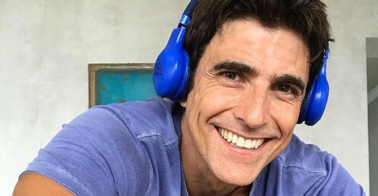 Reynaldo Gianecchini é flagrado acompanhado em orla de Ipanema, no Rio