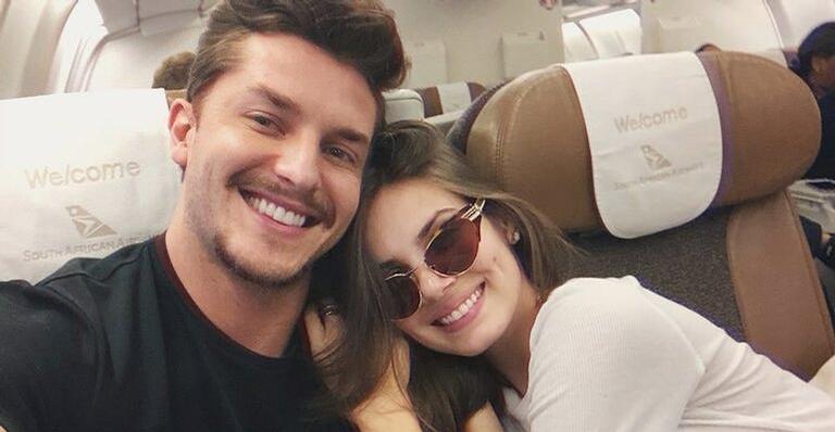 Camila Queiroz e Klebber Toledo curtem final de semana na Califórnia