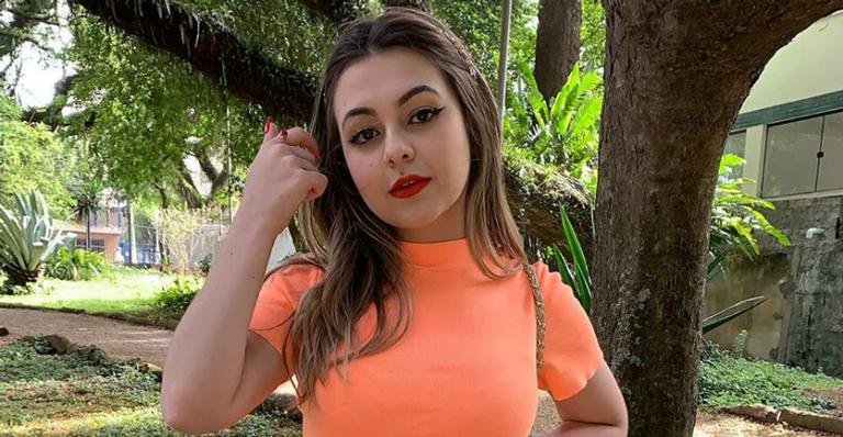 Klara Castanho relembra infância durante passeio no parque: ”Lembro de passar horas com meus avós”