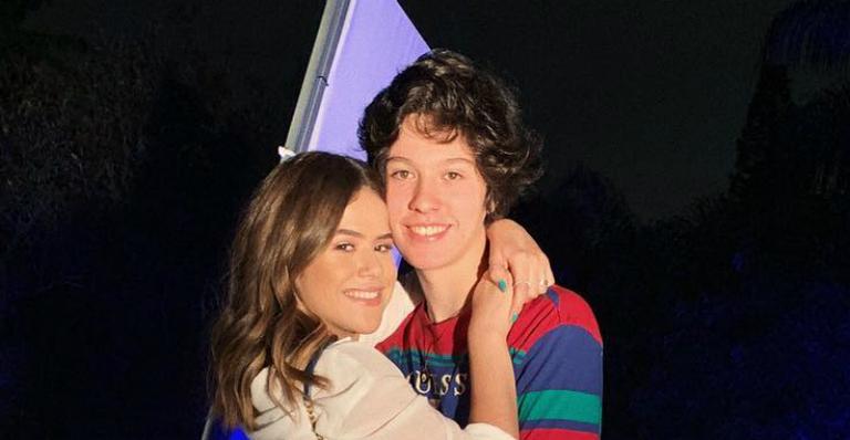 Maisa Silva completa dois anos de namoro e comemora nas redes sociais: ”Você me deixa tão feliz”