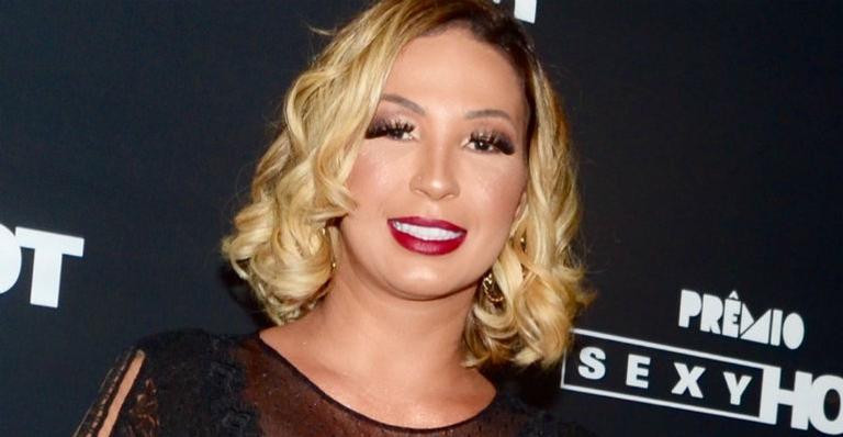 Com puxadinha no biquíni, Valesca Popozuda deixa fãs babando pelo corpão