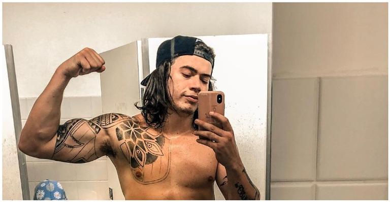 Whindersson Nunes ostenta carrões e revela: ”Nunca andei”