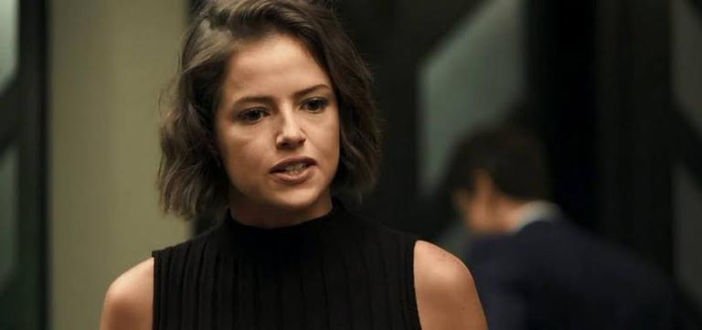 Após se converter, Josiane é tratada como rainha na cadeia de ”A Dona do Pedaço”