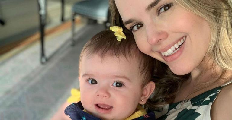 Thaeme Mariôto faz trocadilho com vídeo em momento íntimo com a filha e encanta os seguidores