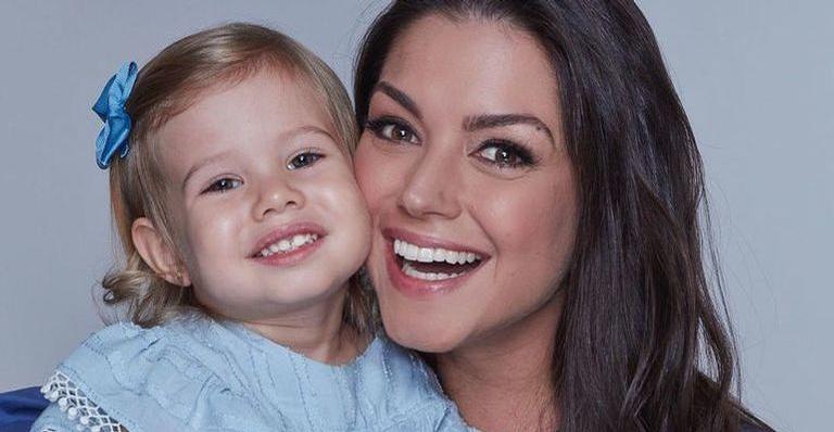 Thais Fersoza se derrete pela filha Melinda dançando ballet: ”Encantada com cada passinho”