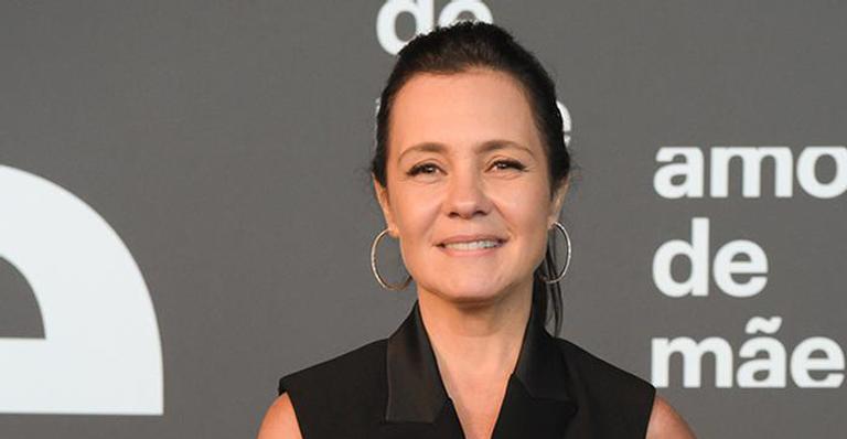 Adriana Esteves volta à TV em Amor de Mãe e fala sobre personagem
