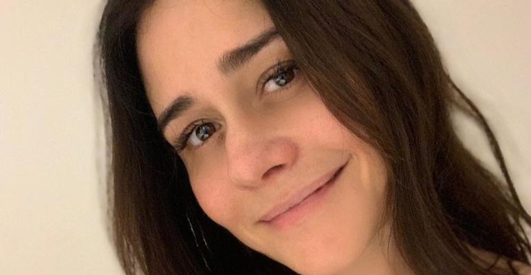 Alessandra Negrini encanta a web com clique antigo: ”Carinha de menino”