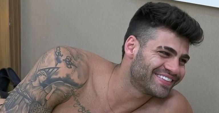 A Fazenda: Após eliminação, Netto desabafa sobre Lucas: ”Ele é um pastel, não tá atuando”