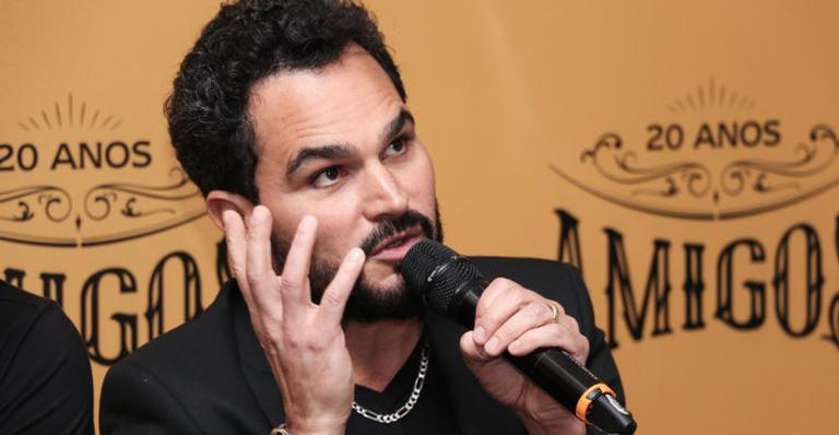 Luciano Camargo parabeniza a sogra com bela homenagem: ”Mãe de alma”