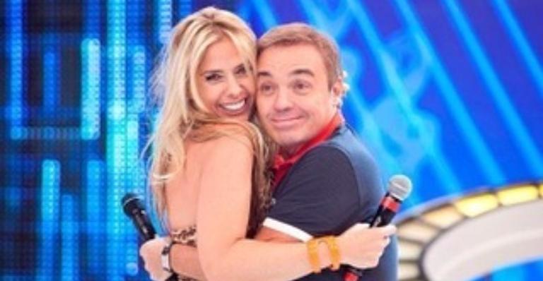Adriane Galisteu posta vídeo inédito de Gugu em sua casa e fãs lamentam: ”Sigo sem acreditar”