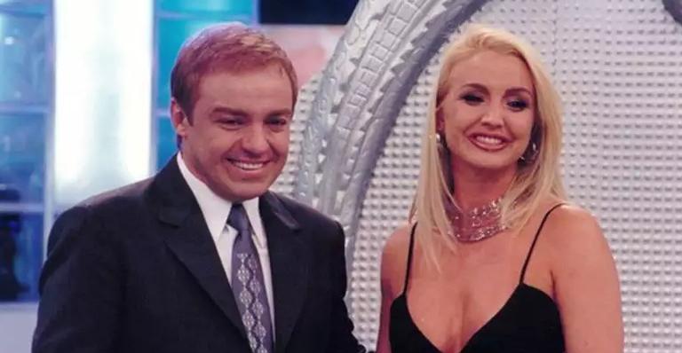 Alessandra Scatena não segura as lágrimas no Domingo Legal e relembra convivência com Gugu
