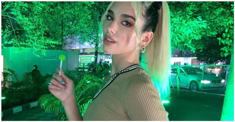 Dua Lipa brilha durante a apresentação no American Music Awards