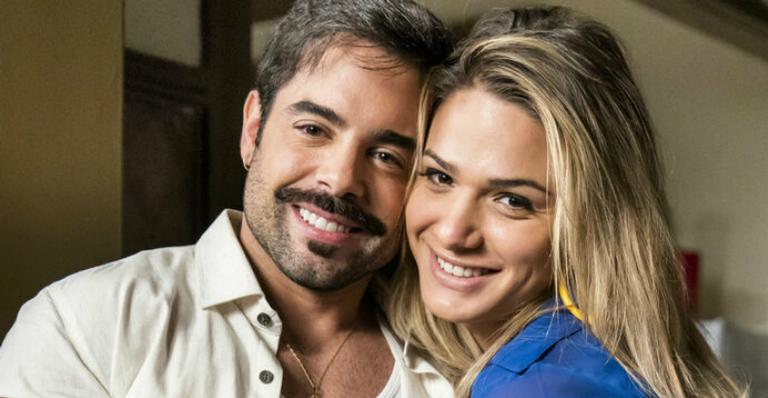 Glamour Garcia e Pedro Carvalho são flagrados fazendo compras em shopping no Rio