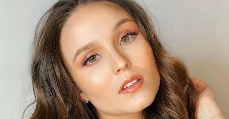 Larissa Manoela é vista nos Estúdios Globo e levanta suspeitas