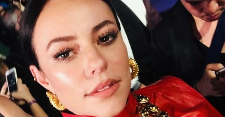 Paolla Oliveira faz brincadeira ao aparecer em pose de yoga inusitada e arranca elogios nas redes