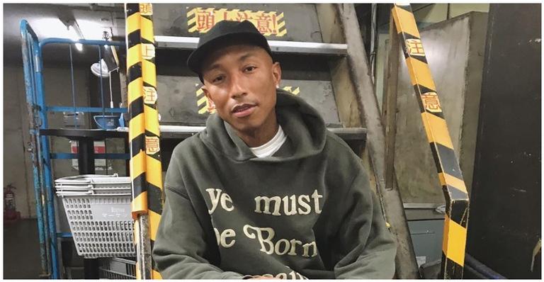 Pharrell Williams aproveita o dia no Rio com a mulher e o filho