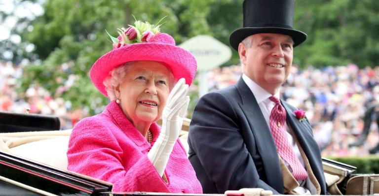 Após escândalos, Rainha Elizabeth II cancela festa de aniversário de 60 anos do príncipe Andrew