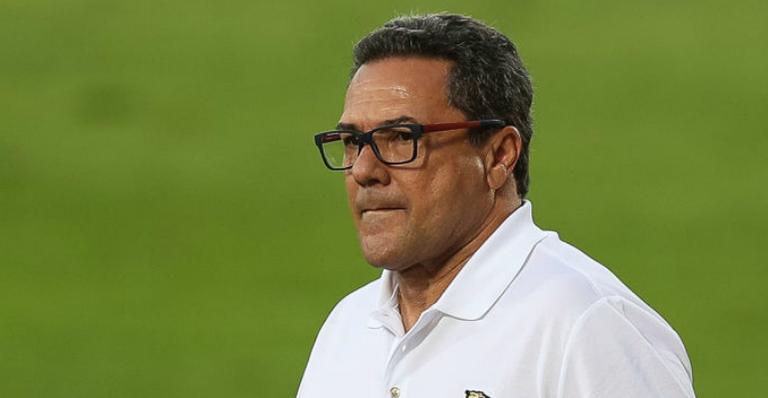 Vanderlei Luxemburgo surge na web após cirurgia para retirada de tumor: ”Estou muito bem”