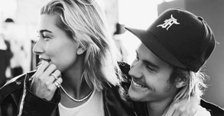 Tão podendo! Justin Bieber ganha corrente de 90 mil dólares de Hailey Baldwin