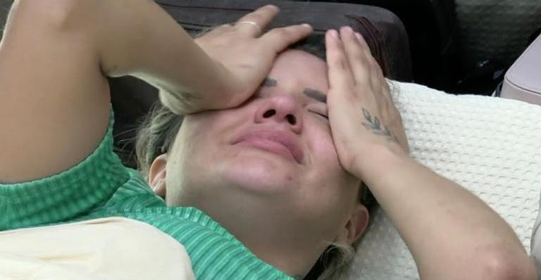 A Fazenda: Thayse chora e se lamenta por enfrentar roça contra Hariany