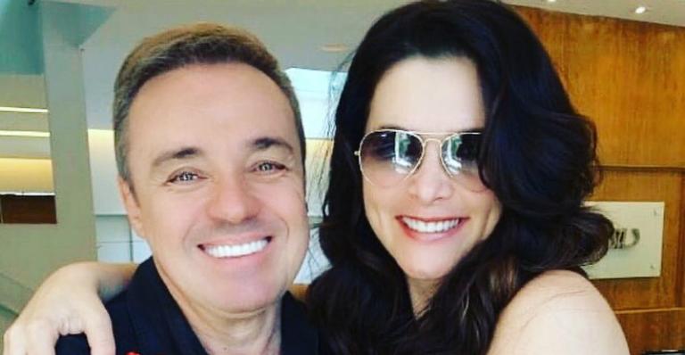 Ex-Banheira do Gugu, Luiza Ambiel, relembra dia que conheceu o apresentador: ”Foi aquela emoção”