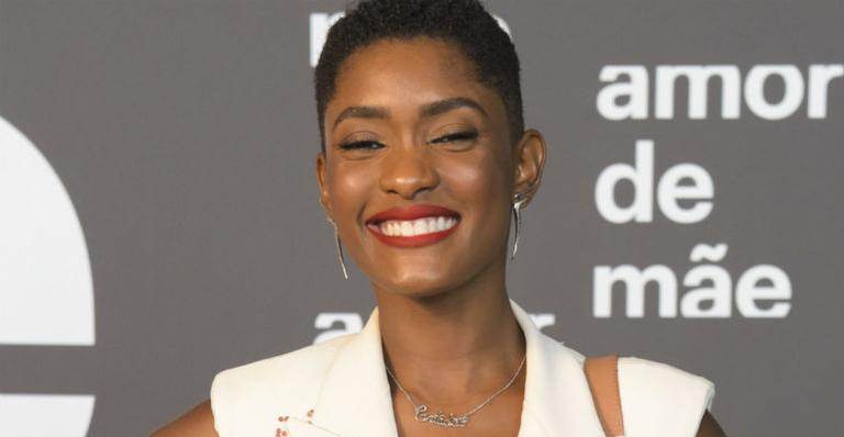 Animada, Erika Januza comemora estreia na novela ”Amor de Mãe”