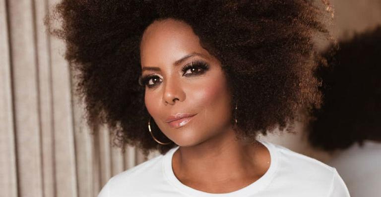 Adriana Bombom desabafa sobre racismo na infância: ”Não queriam sentar do meu lado”