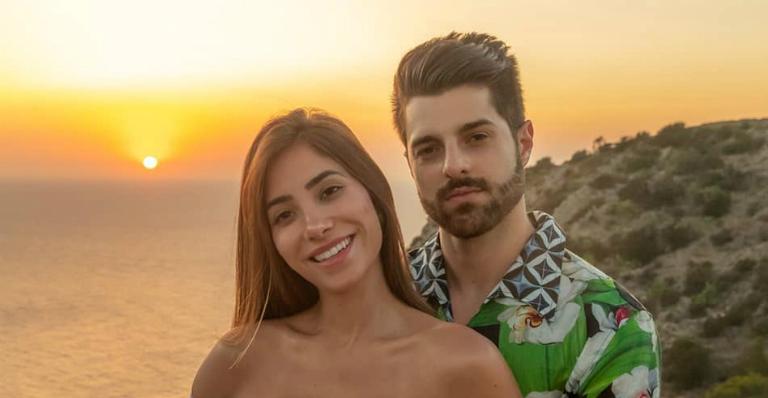 Em Chapada dos Veadeiros, Alok se declara para Romana Novais com clique da esposa