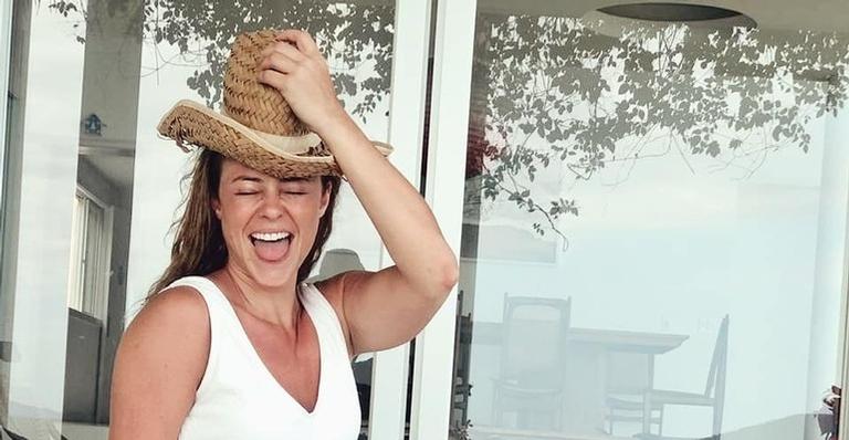 Paolla Oliveira surge muito arrumada para casamento e impressiona: ”Beleza de outro mundo”