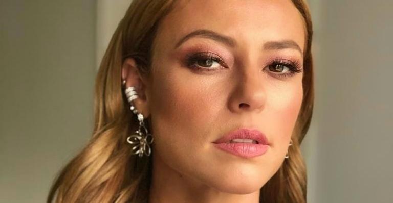 Paolla Oliveira surge deslumbrante ao lado de Juliana Paes e amigas em casamento