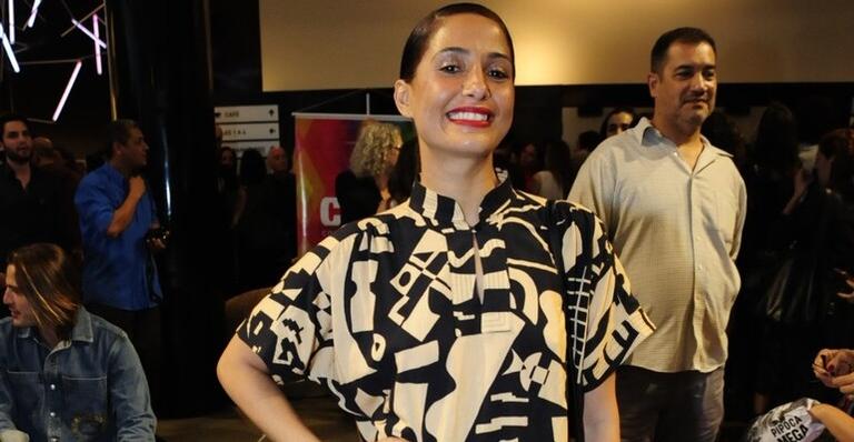 Camila Pitanga e a namorada curtem evento de cinema juntas