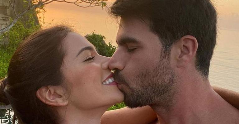 Ex-BBB Rodrigão choca web ao surgir em clique íntimo ao lado da esposa: ”Sou fã desse casal!”