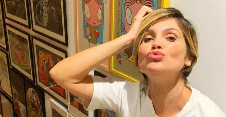 Flávia Alessandra surge com vestido deslumbrante para casamento de amigos e fãs elogiam: ”Linda!”