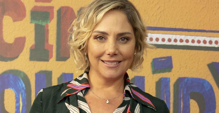 Heloisa Périssé posa com Fátima Bernardes nos bastidores do Encontro Especial de Ano Novo