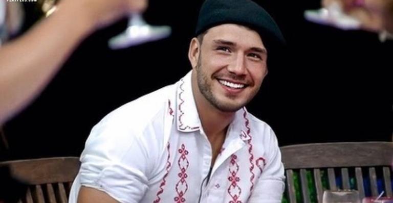 A Fazenda: Peões acessam cápsula do tempo e Lucas surpreende com previsão feita no início do reality