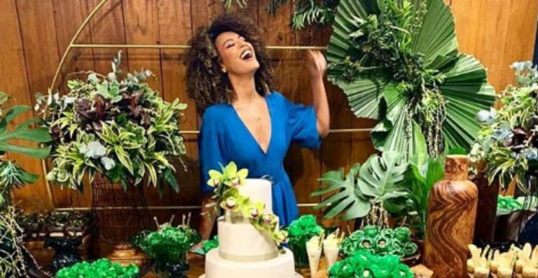 Completando 36 anos, Sheron Menezzes agradece festa de aniversário: ”Exatamente como eu queria”