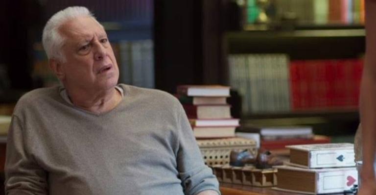 Alberto delira e acredita que virou personagem famoso da literatura em ‘Bom Sucesso’