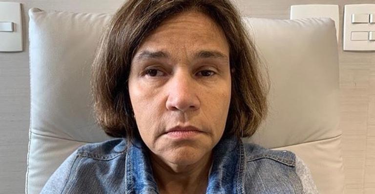 Internada, Claudia Rodrigues recebe medicação dos EUA e chora muito com dores terríveis
