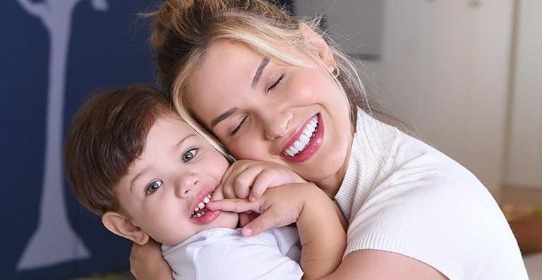 Andressa Suita mostra o filho de 2 anos falando em inglês e encanta: ”Ainda não está na escolinha”